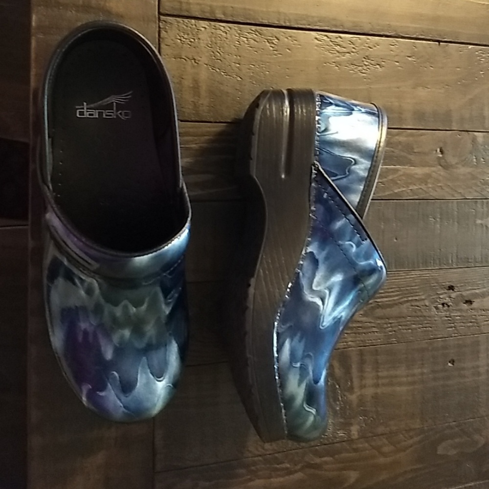 Dansko nursing clogs